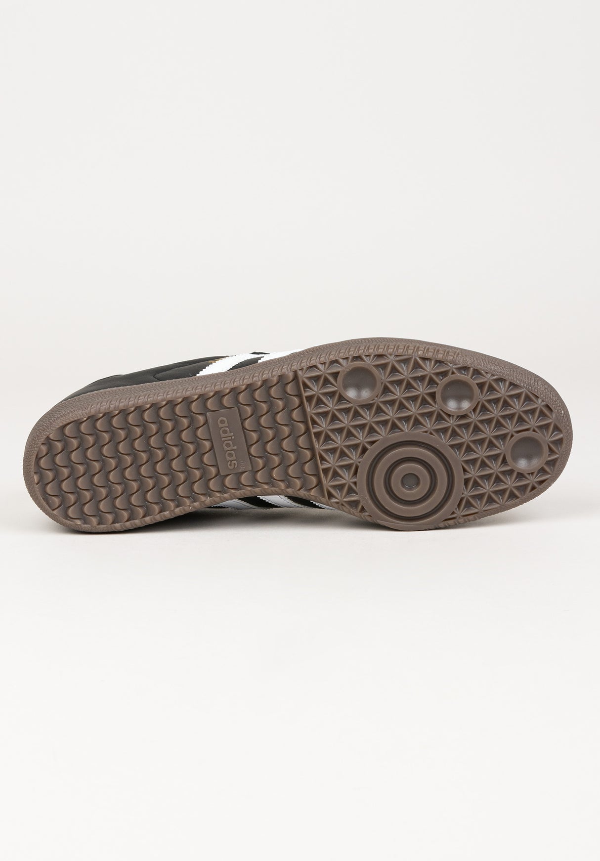 Adidas Classic Unisex Sneakers – Stylish & Comfortable