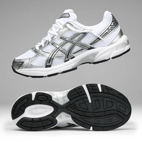 Nike V2K Run – White & Silver Sneakers