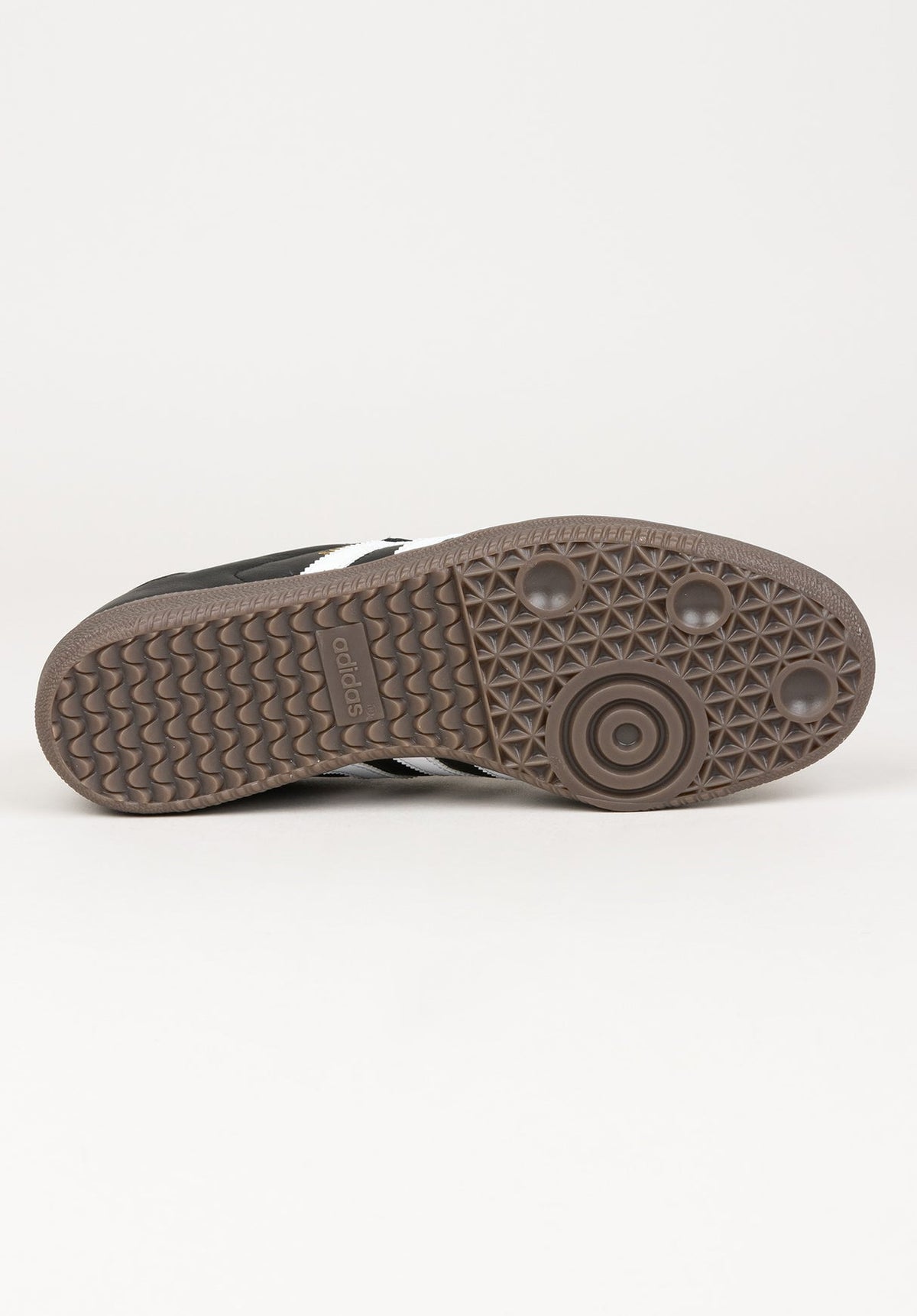 Adidas Classic Unisex Sneakers – Stylish & Comfortable